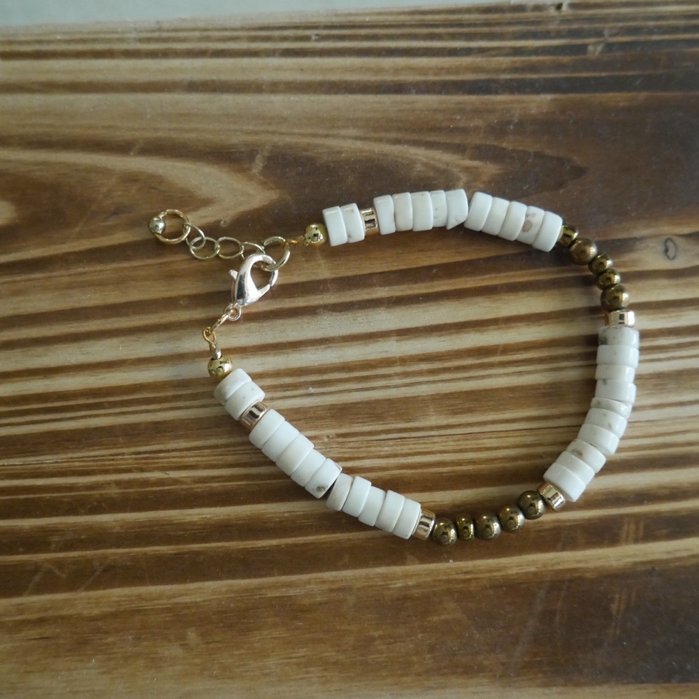 Earthy White and Gold Beaded Bracelet